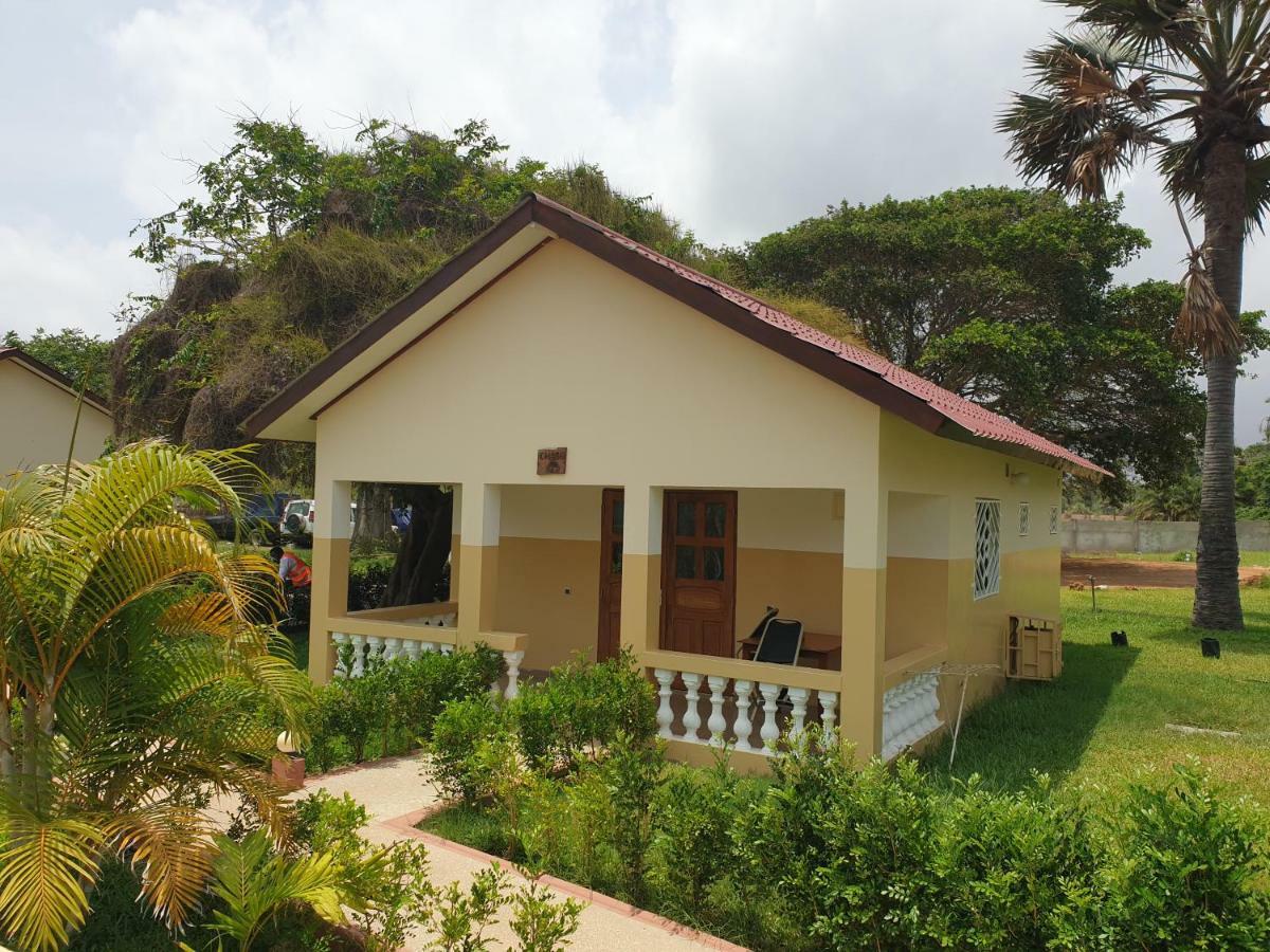 Kunta Kinteh Beach Complex Коту Екстер'єр фото